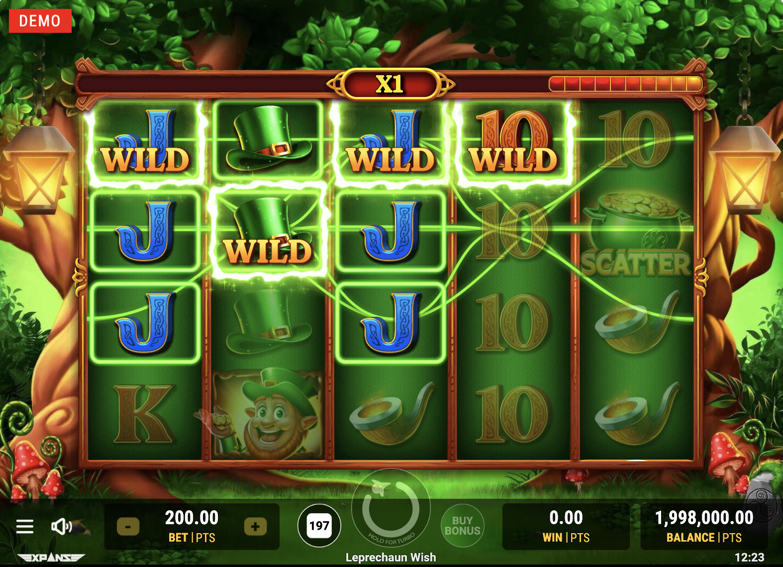 Функция stacked wilds в Leprechaun Wish с вертикальными стеками